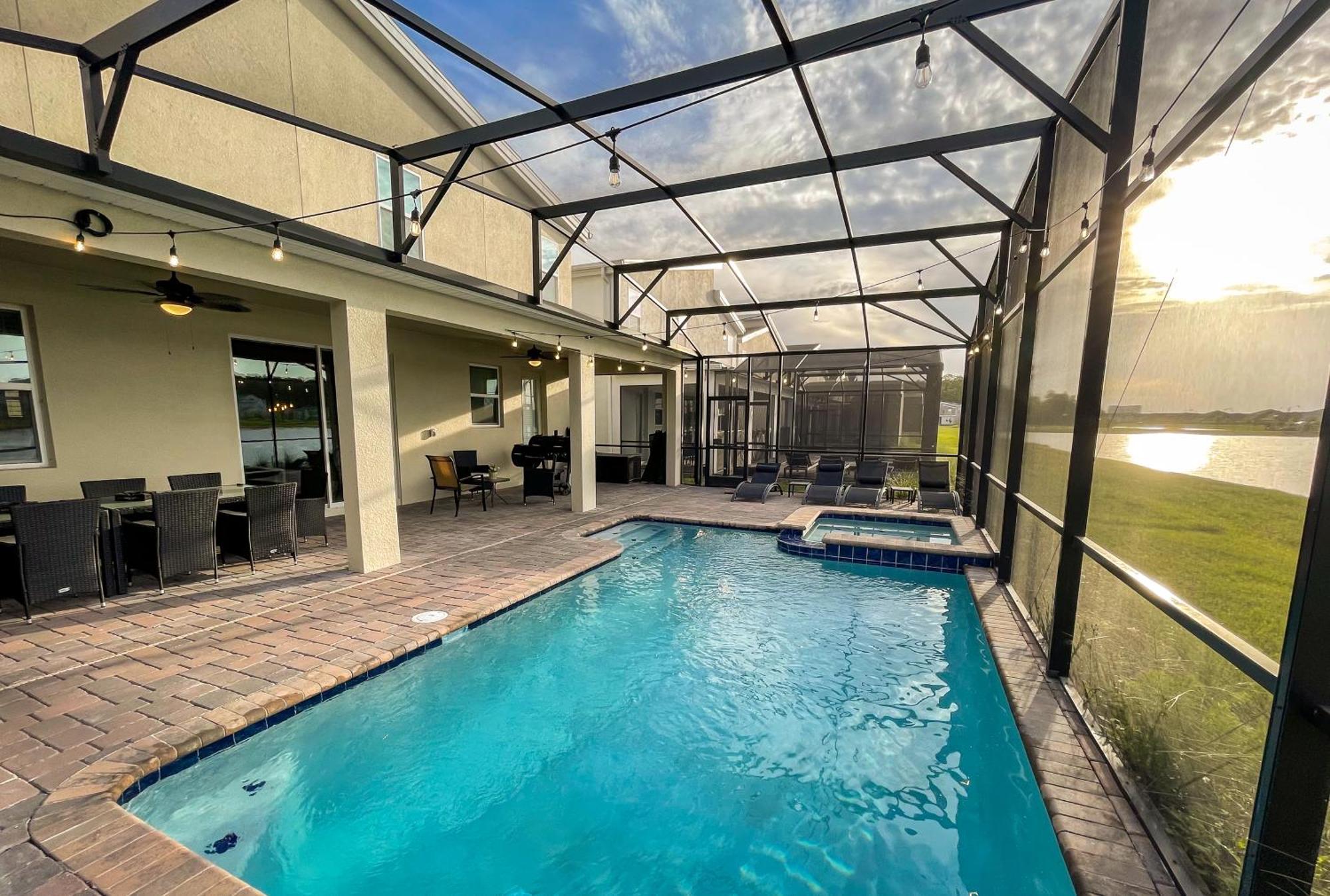 B - New 4 Bedroom Home - 5 Miles To Disney - Free Water Park - Private Pool Kissimmee Room photo